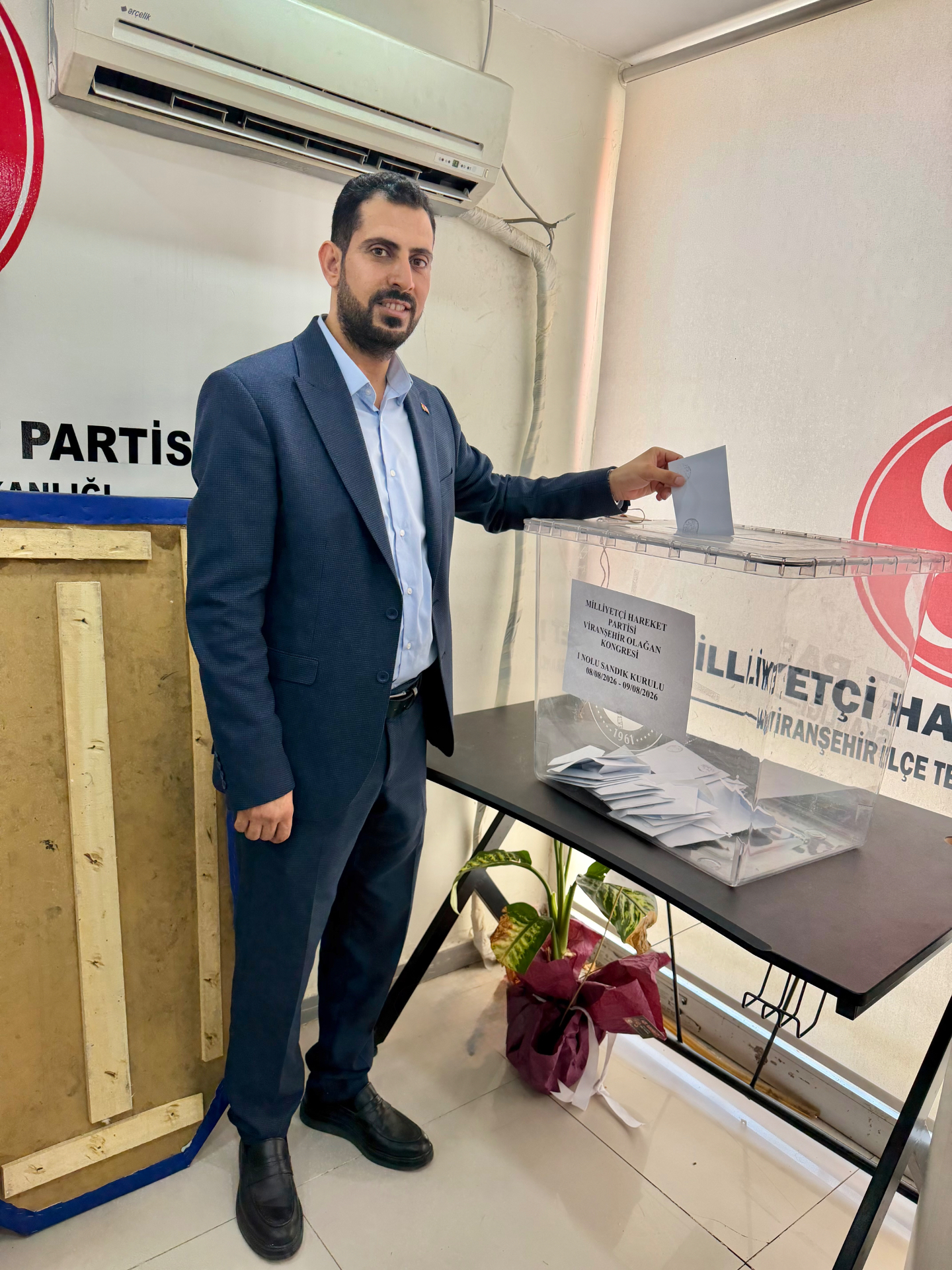 Liderimizin İzinde, Davamızın Emrinde