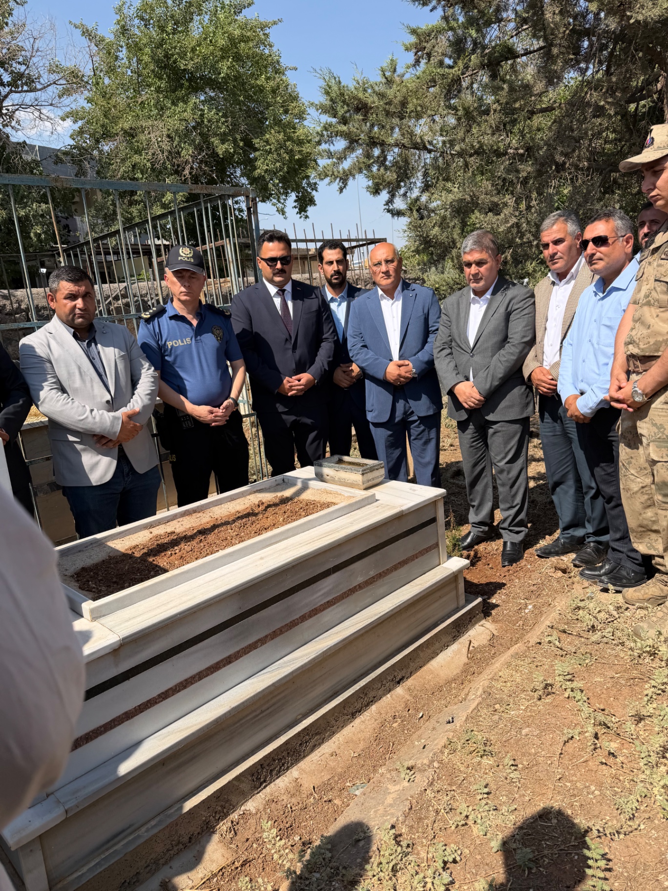 Kaymakamımız Kemal Ülkü ve ilçe protokolü şehit kabri başında