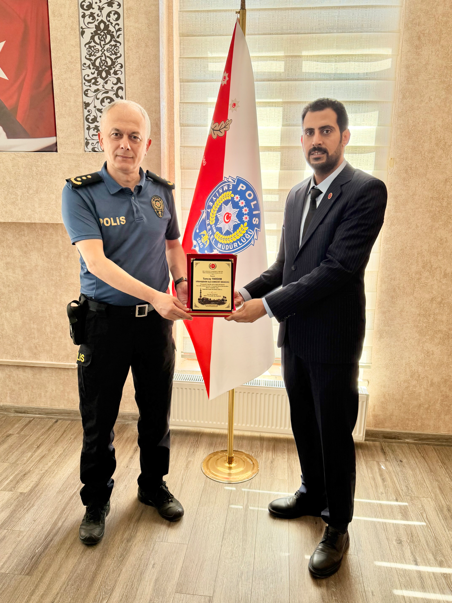 Başkanımız Fatih YÜZÜCÜ ve Yönetim Kurulumuzdan Viranşehir İlçe Emniyet Müdürü Sayın Tuncay YARDIM'a Ziyaret